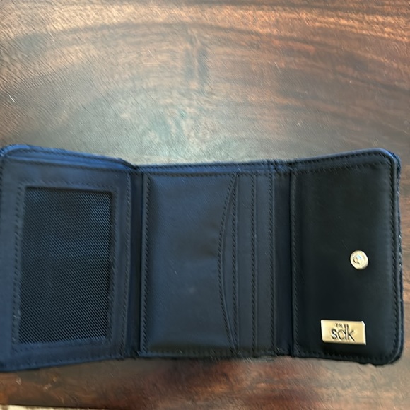 The Sak trifold wallet - Picture 3 of 7
